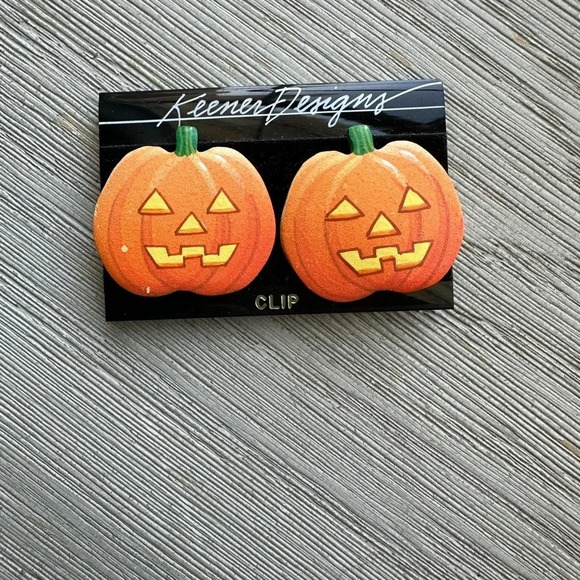 Vintage Rare Wooden Pumpkin Clip Earrings - Picture 3 of 4